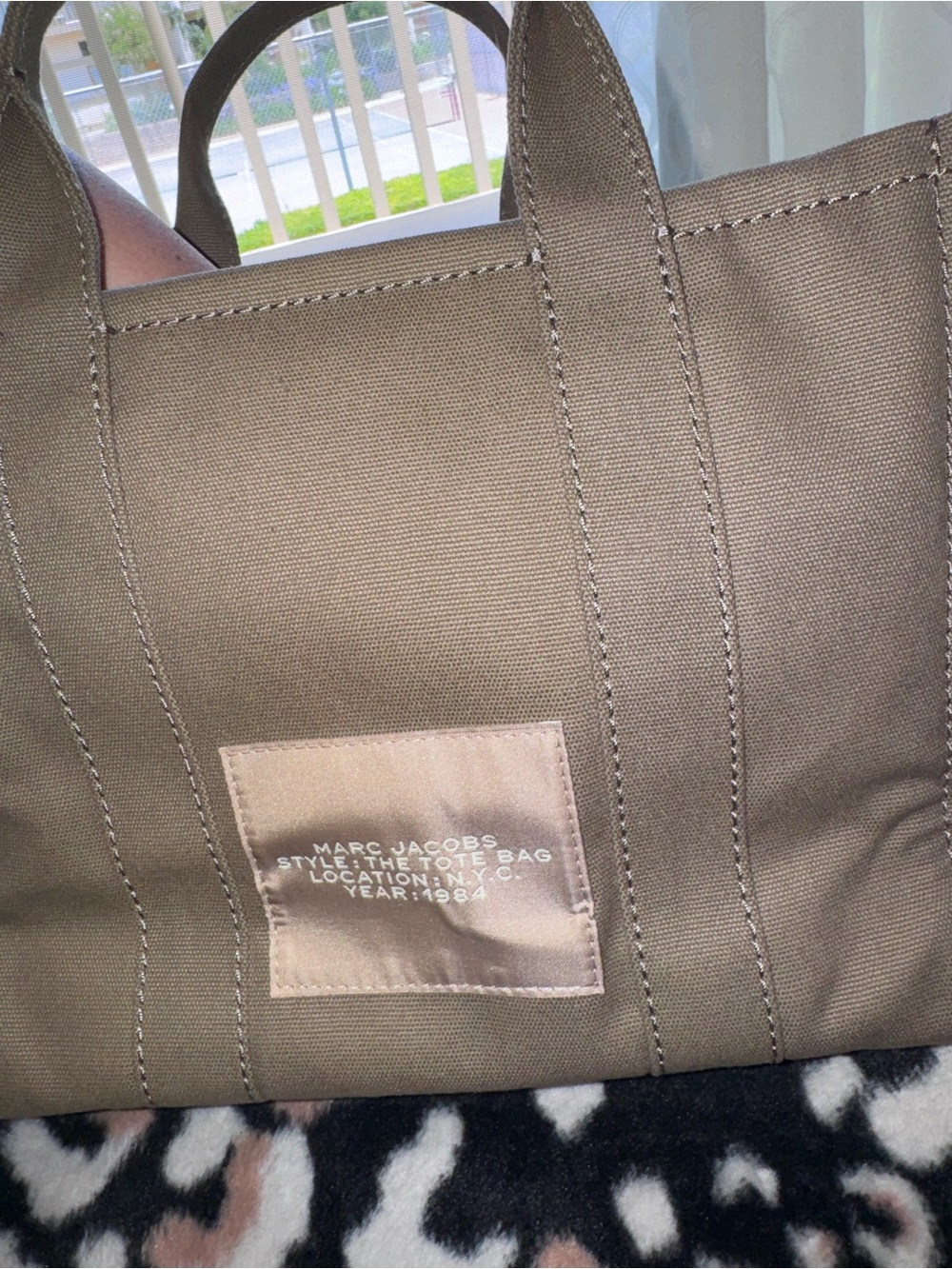 Marc Jacobs THE CANVAS MEDIUM TOTE BAG in Slate Green - Picture 6 of 8